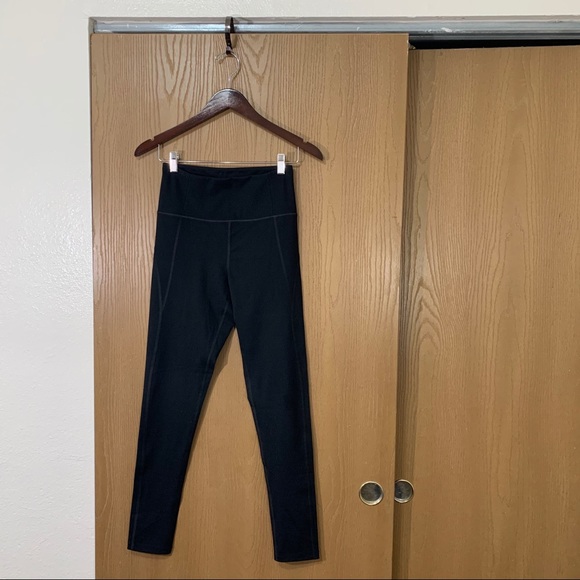 Girlfriend Collective HighRise Compressive Legging - Picture 3 of 7